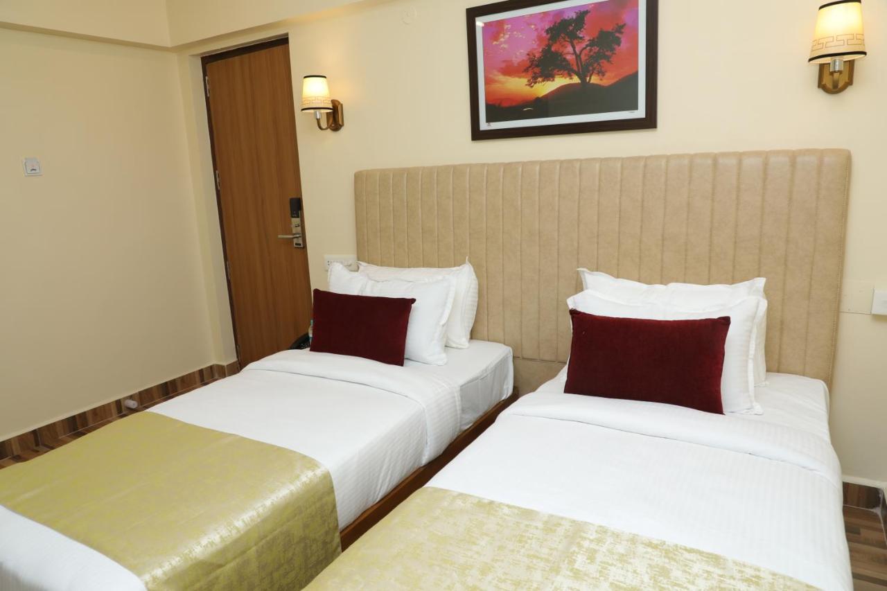 Gadiraju Palace Convention Centre & Hotel Visakhapatnam Eksteriør billede