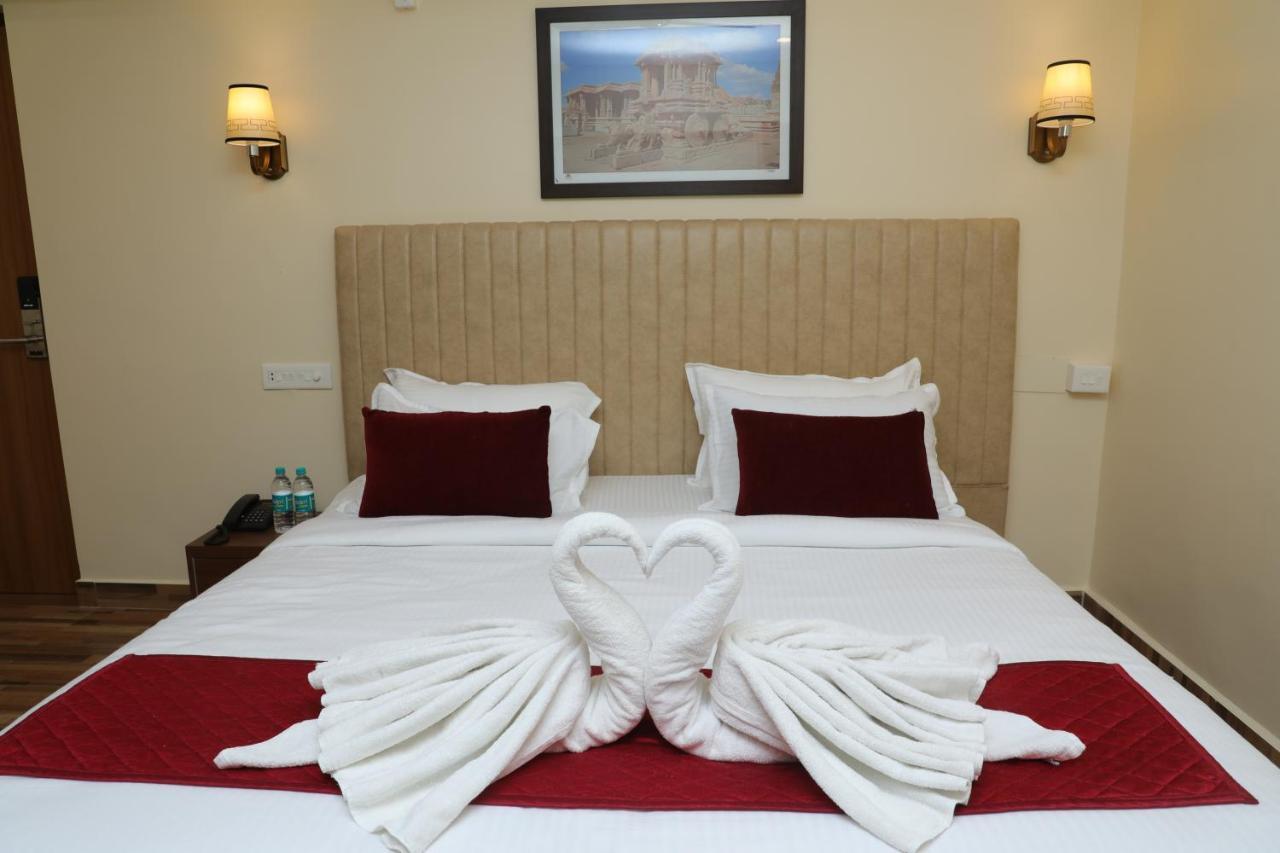 Gadiraju Palace Convention Centre & Hotel Visakhapatnam Eksteriør billede