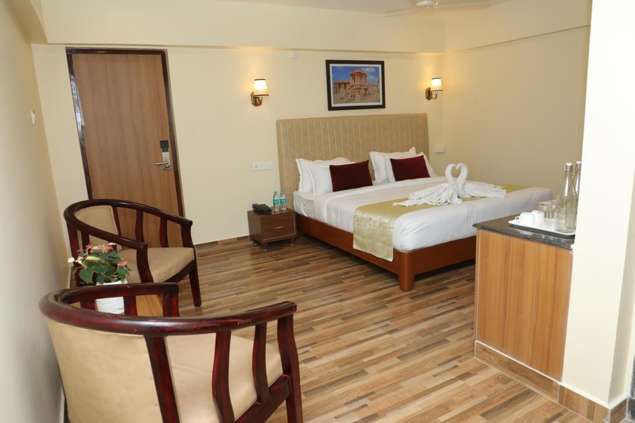 Gadiraju Palace Convention Centre & Hotel Visakhapatnam Eksteriør billede
