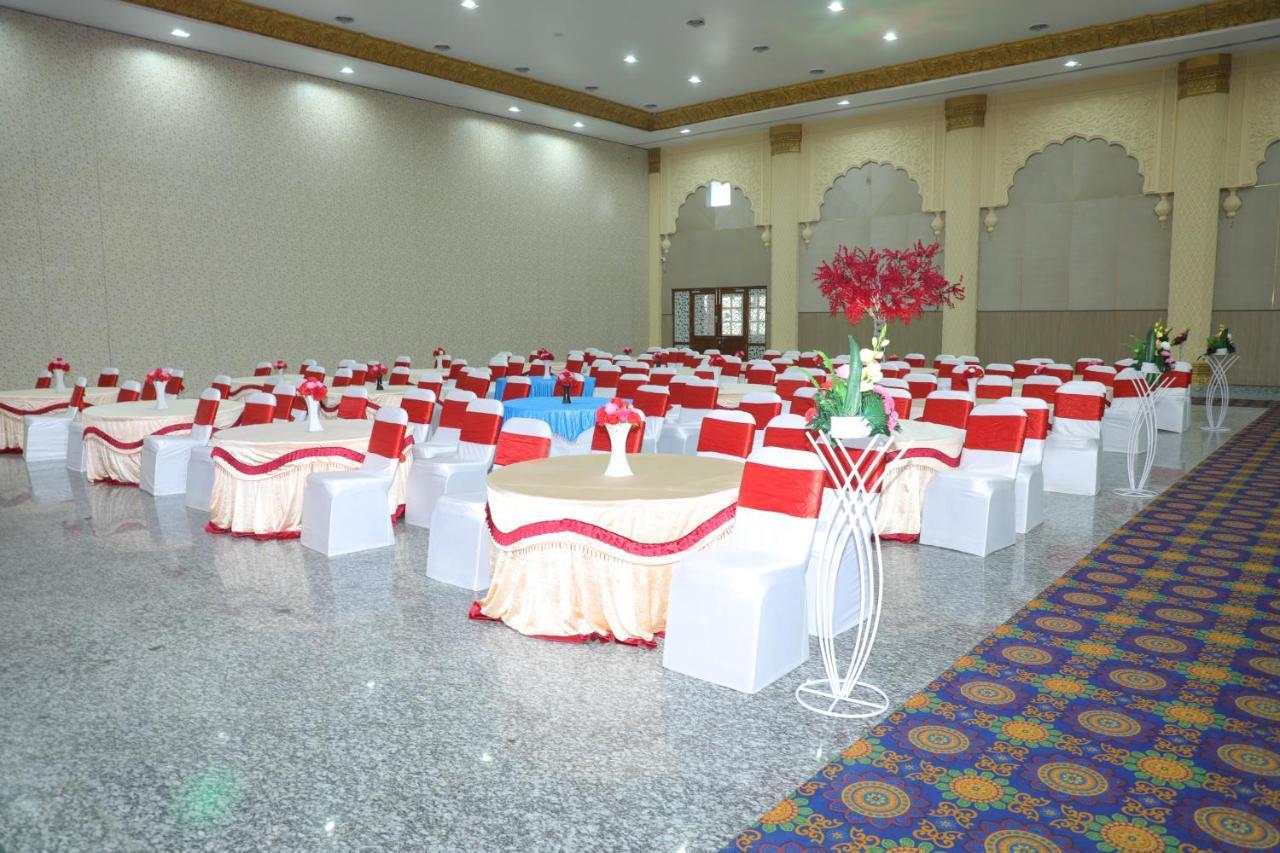 Gadiraju Palace Convention Centre & Hotel Visakhapatnam Eksteriør billede
