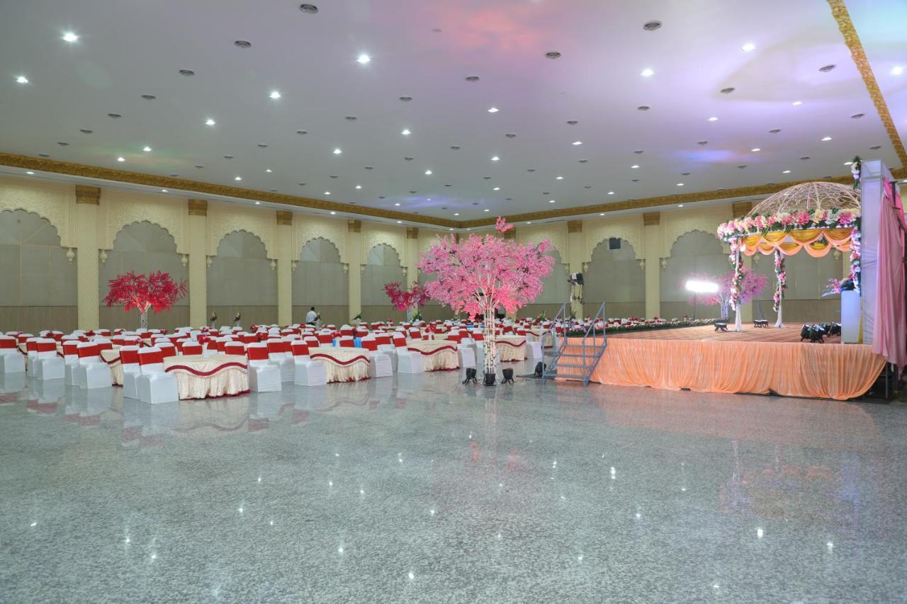 Gadiraju Palace Convention Centre & Hotel Visakhapatnam Eksteriør billede
