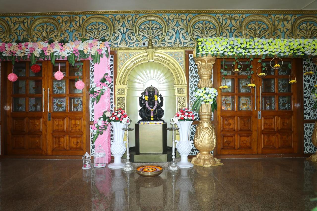 Gadiraju Palace Convention Centre & Hotel Visakhapatnam Eksteriør billede
