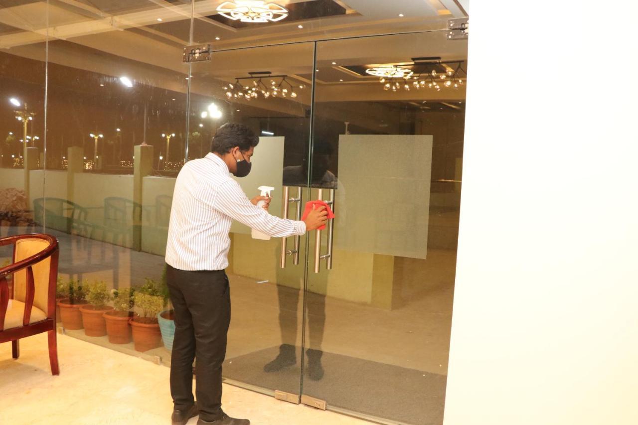 Gadiraju Palace Convention Centre & Hotel Visakhapatnam Eksteriør billede