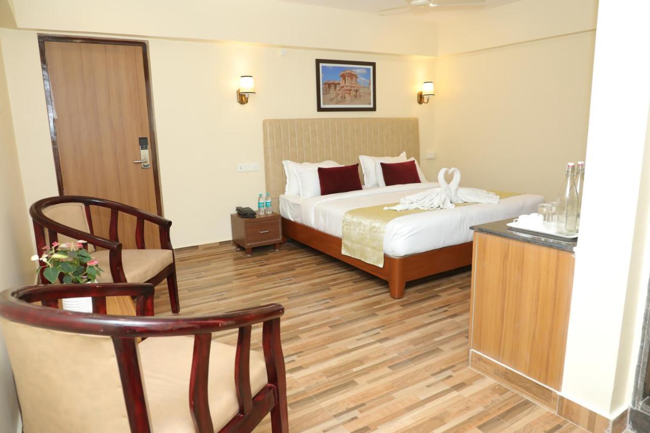 Gadiraju Palace Convention Centre & Hotel Visakhapatnam Eksteriør billede