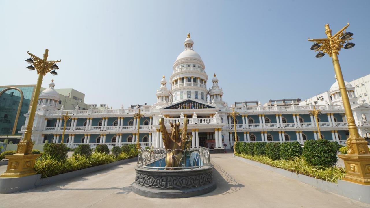 Gadiraju Palace Convention Centre & Hotel Visakhapatnam Eksteriør billede